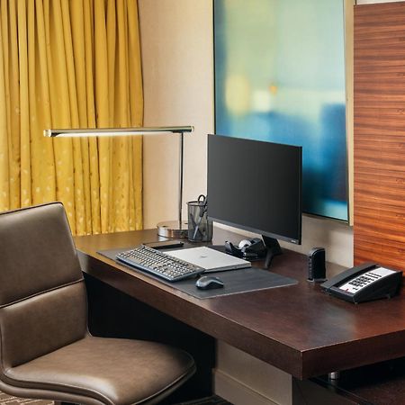 Отель Hilton Шорт-Хиллс Экстерьер фото