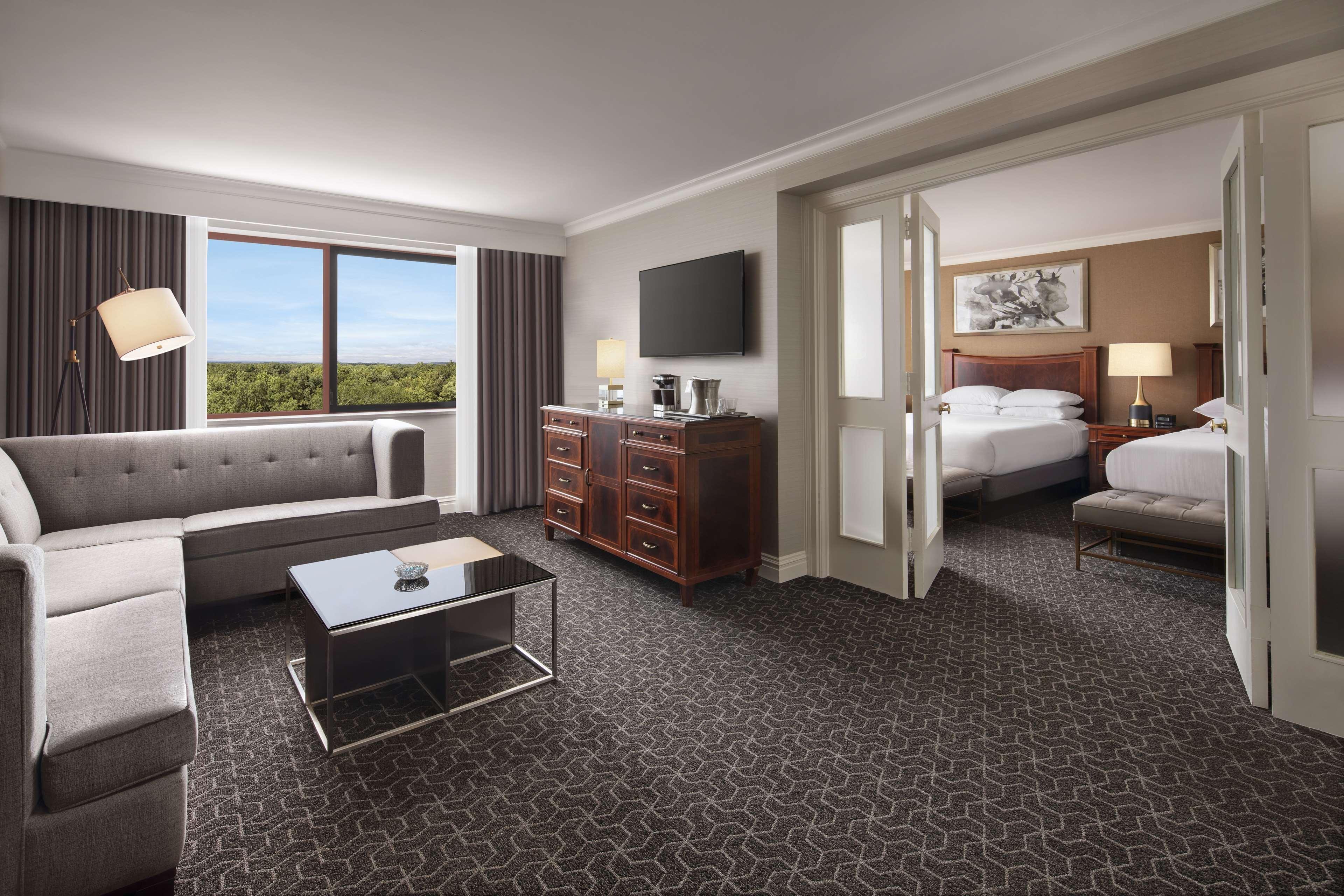 Отель Hilton Шорт-Хиллс Экстерьер фото