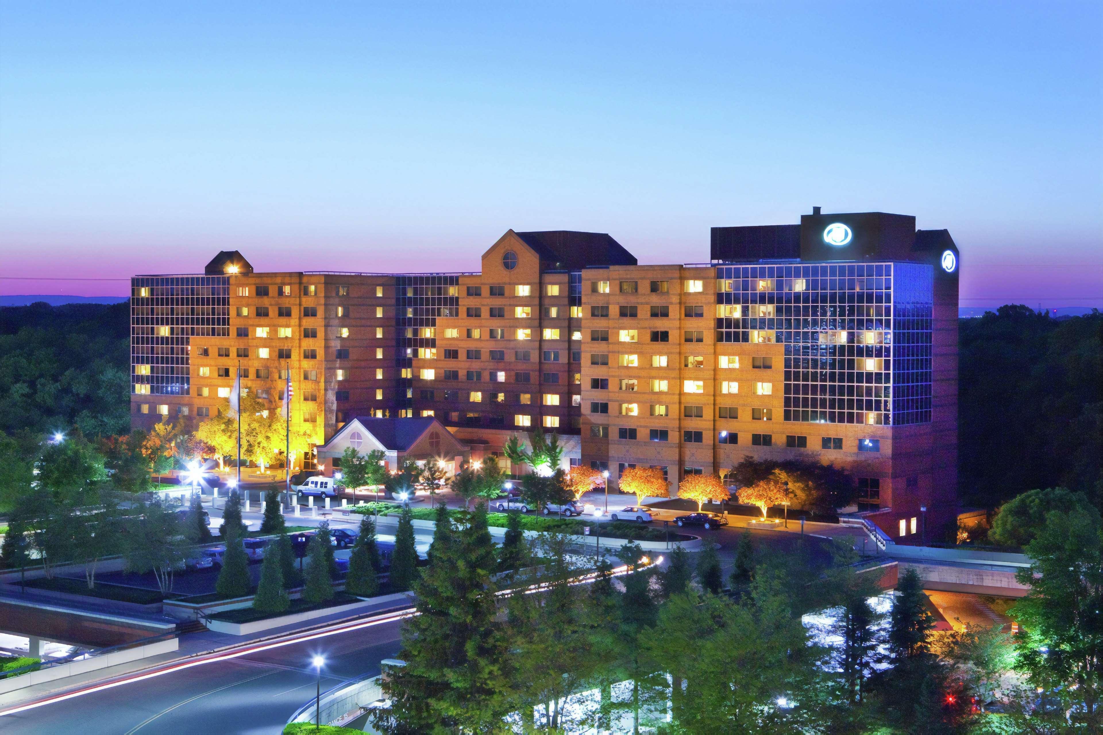 Отель Hilton Шорт-Хиллс Экстерьер фото