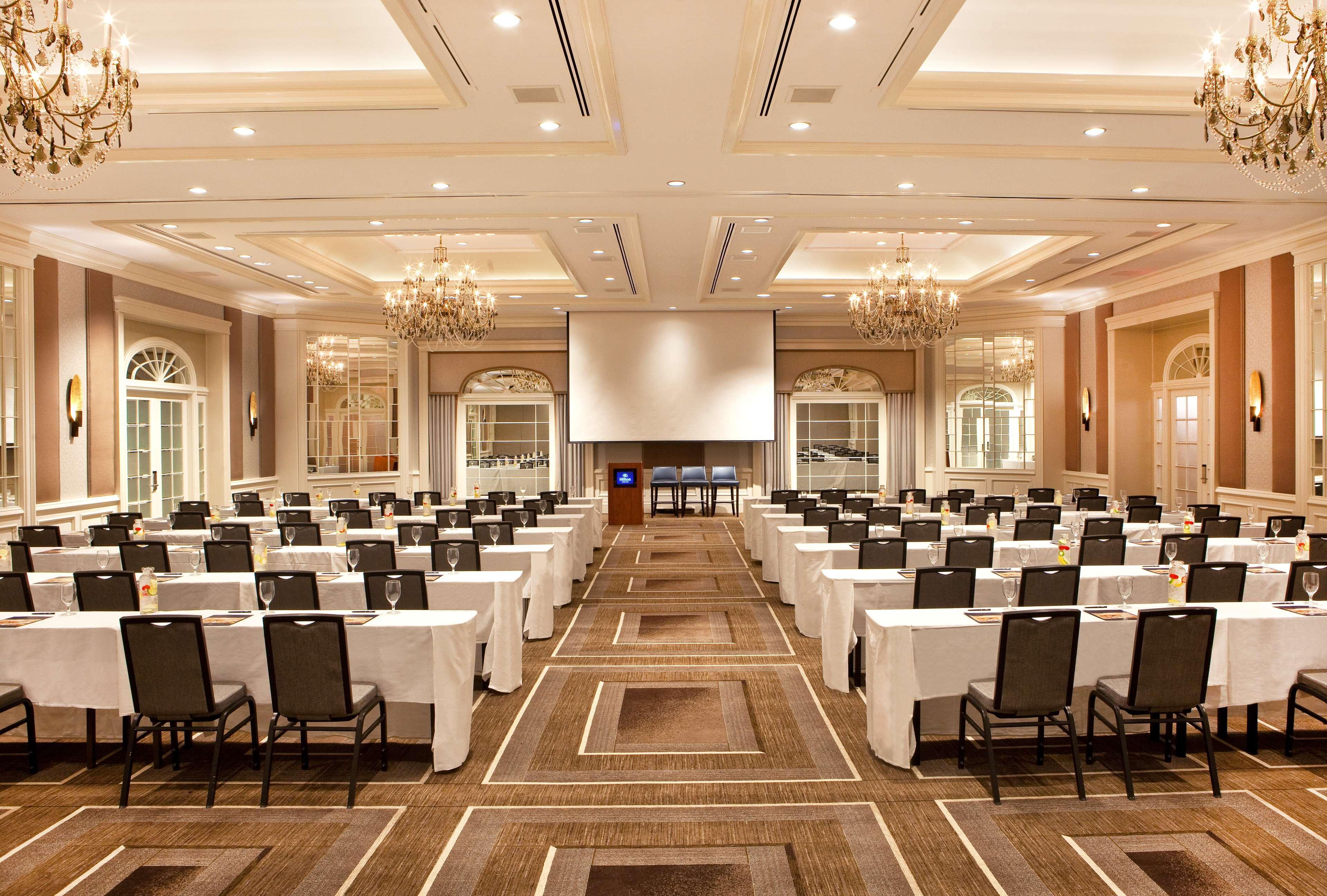 Отель Hilton Шорт-Хиллс Экстерьер фото