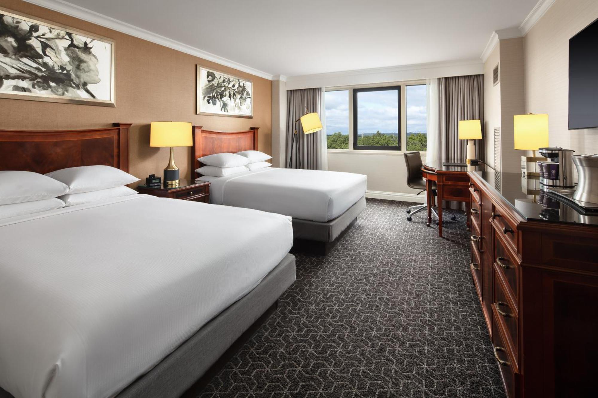 Отель Hilton Шорт-Хиллс Экстерьер фото
