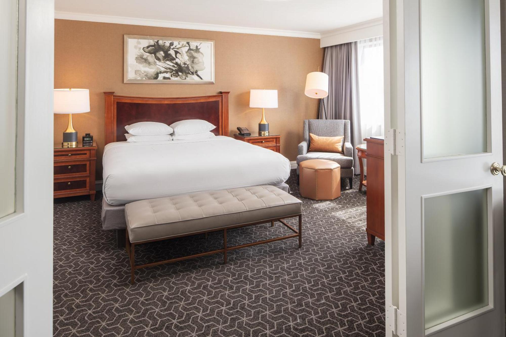Отель Hilton Шорт-Хиллс Экстерьер фото