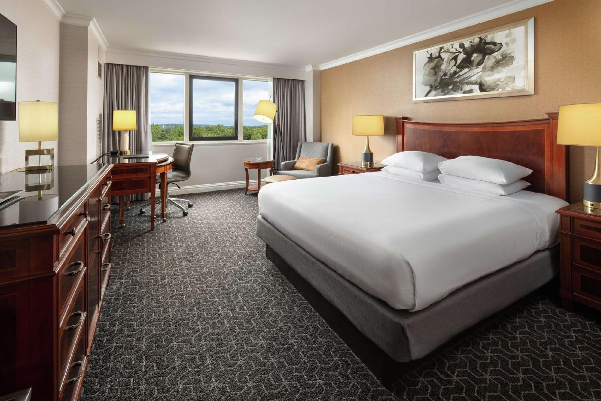Отель Hilton Шорт-Хиллс Экстерьер фото