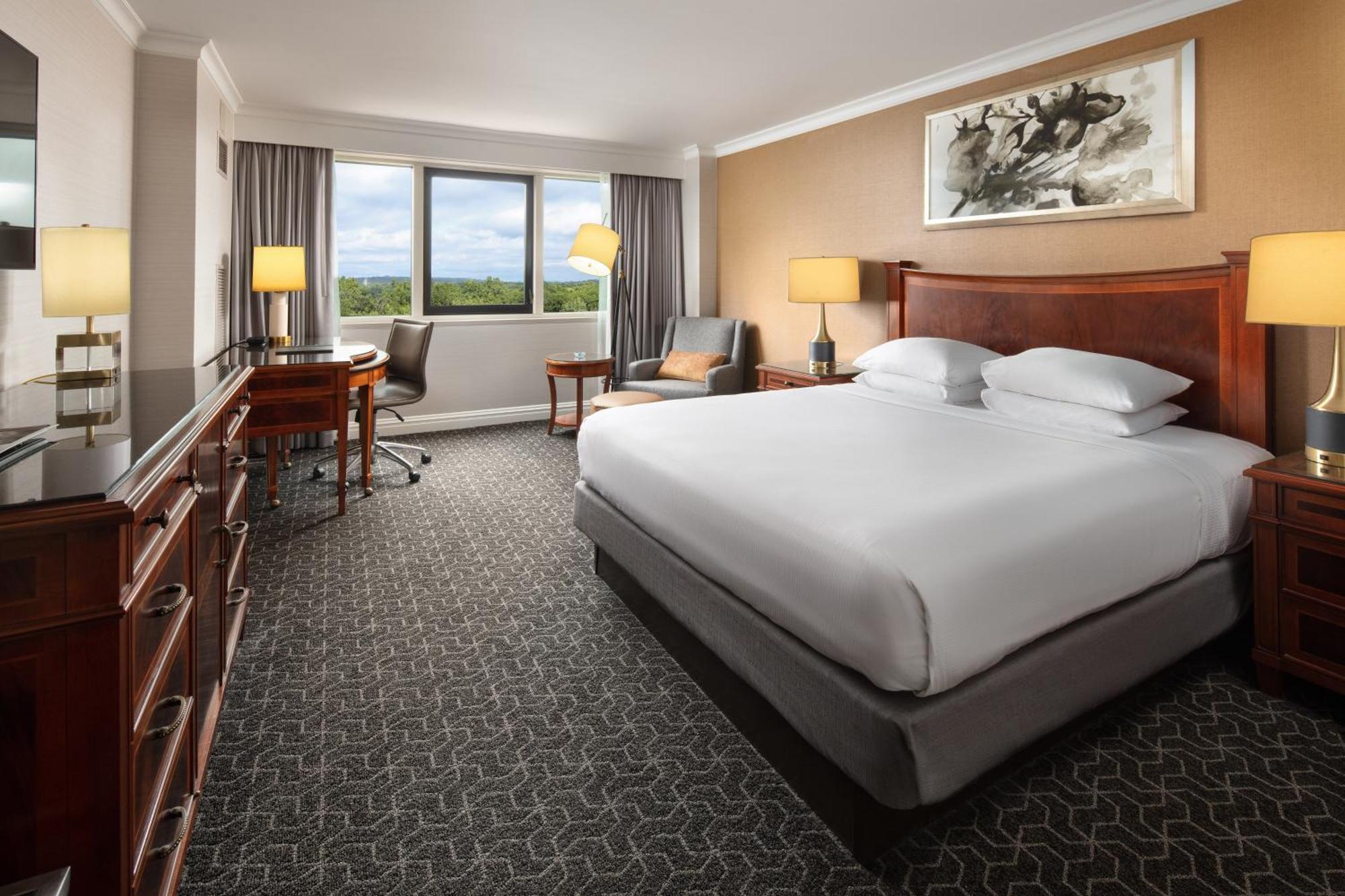 Отель Hilton Шорт-Хиллс Экстерьер фото